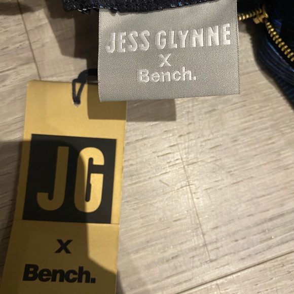 Brand new limited edition bench work out shirt - Picture 2 of 6